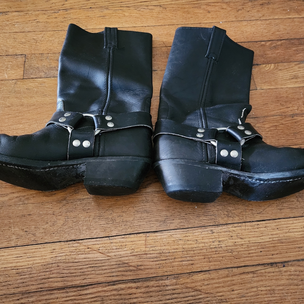 Black Leather Boots with Buckle detail.